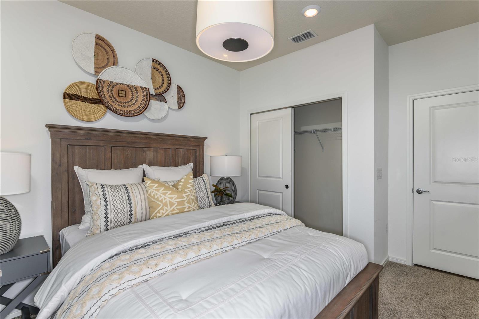 Image 7 of 33 For 2356 Daisy Tree Road