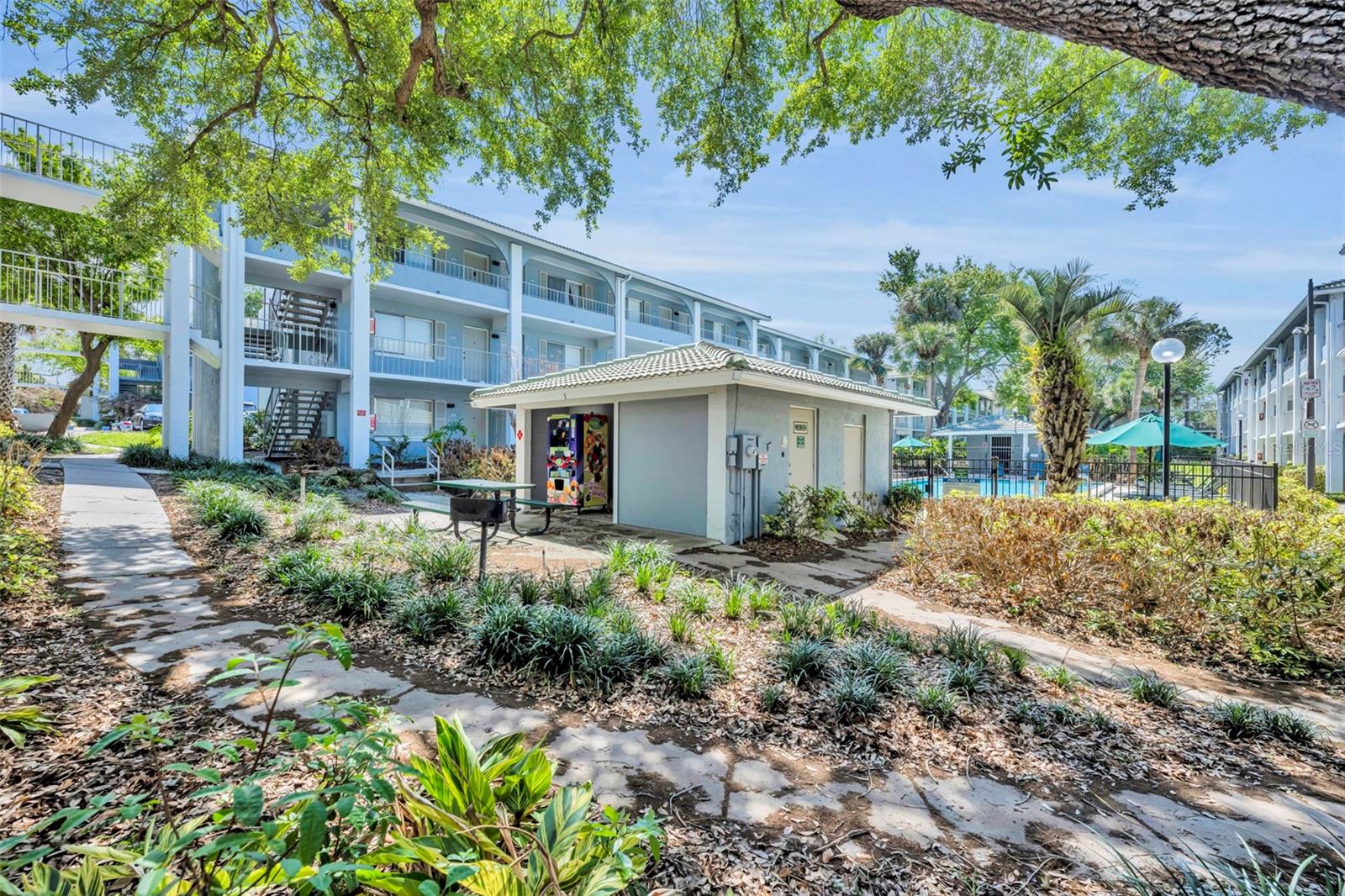 Image 14 of 24 For 145 Oyster Bay Circle 220