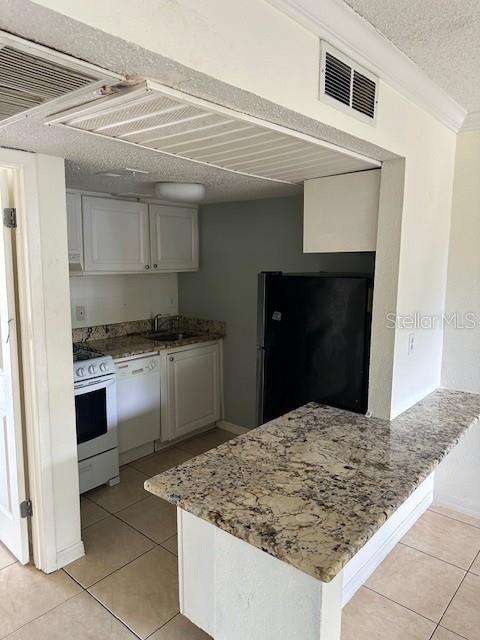 Image 20 of 24 For 145 Oyster Bay Circle 220