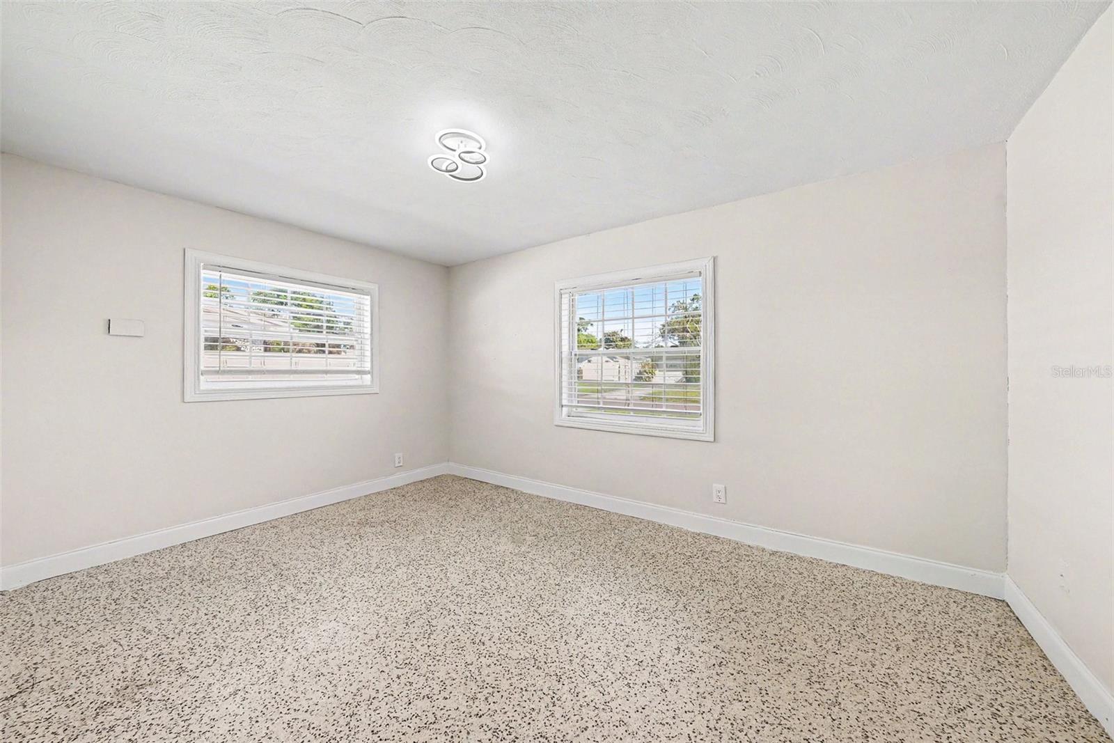 Image 24 of 31 For 1514 River Lane