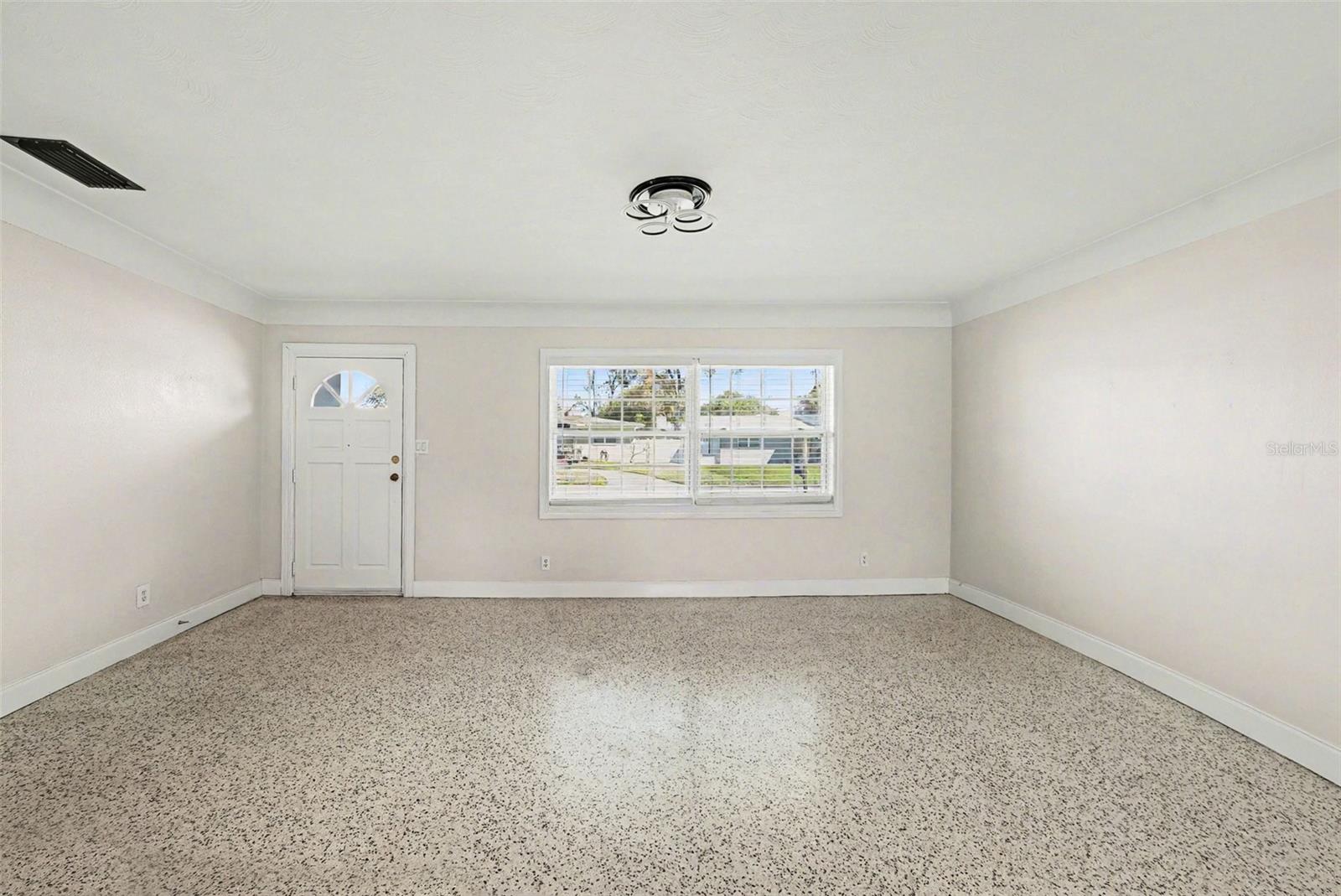 Image 5 of 31 For 1514 River Lane