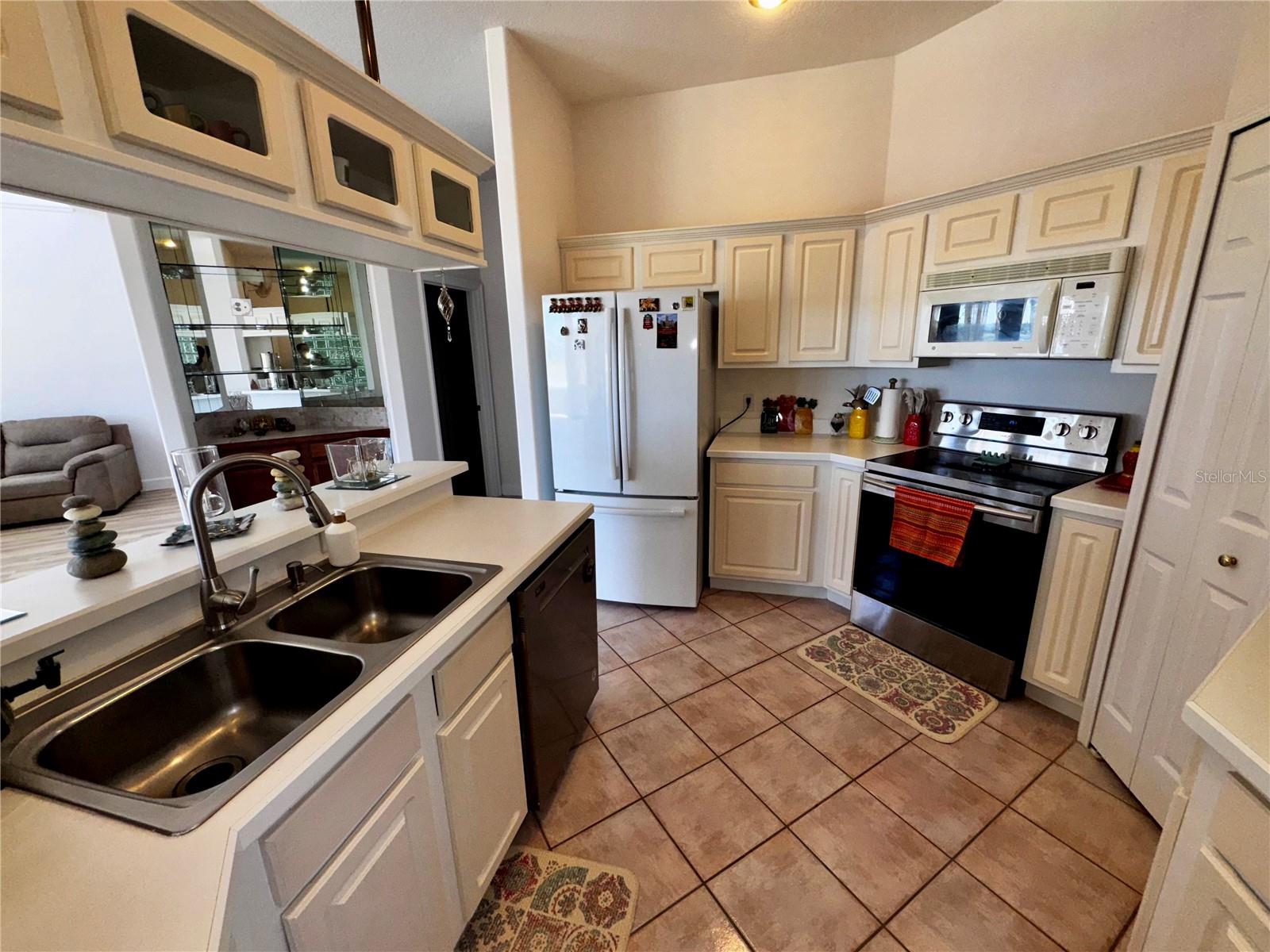 Image 10 of 45 For 7200 Bay Club Way