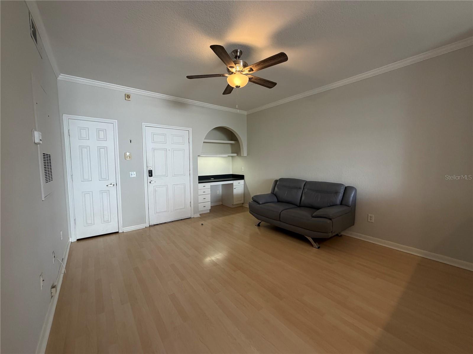 Image 13 of 37 For 860 Orange Avenue 301