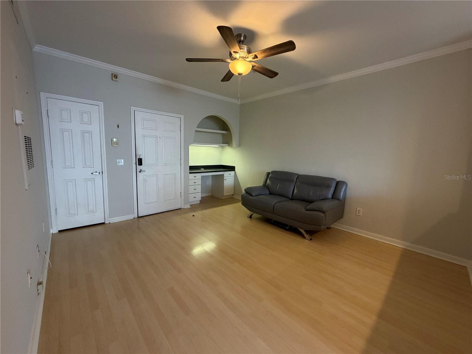 Image 24 of 37 For 860 Orange Avenue 301