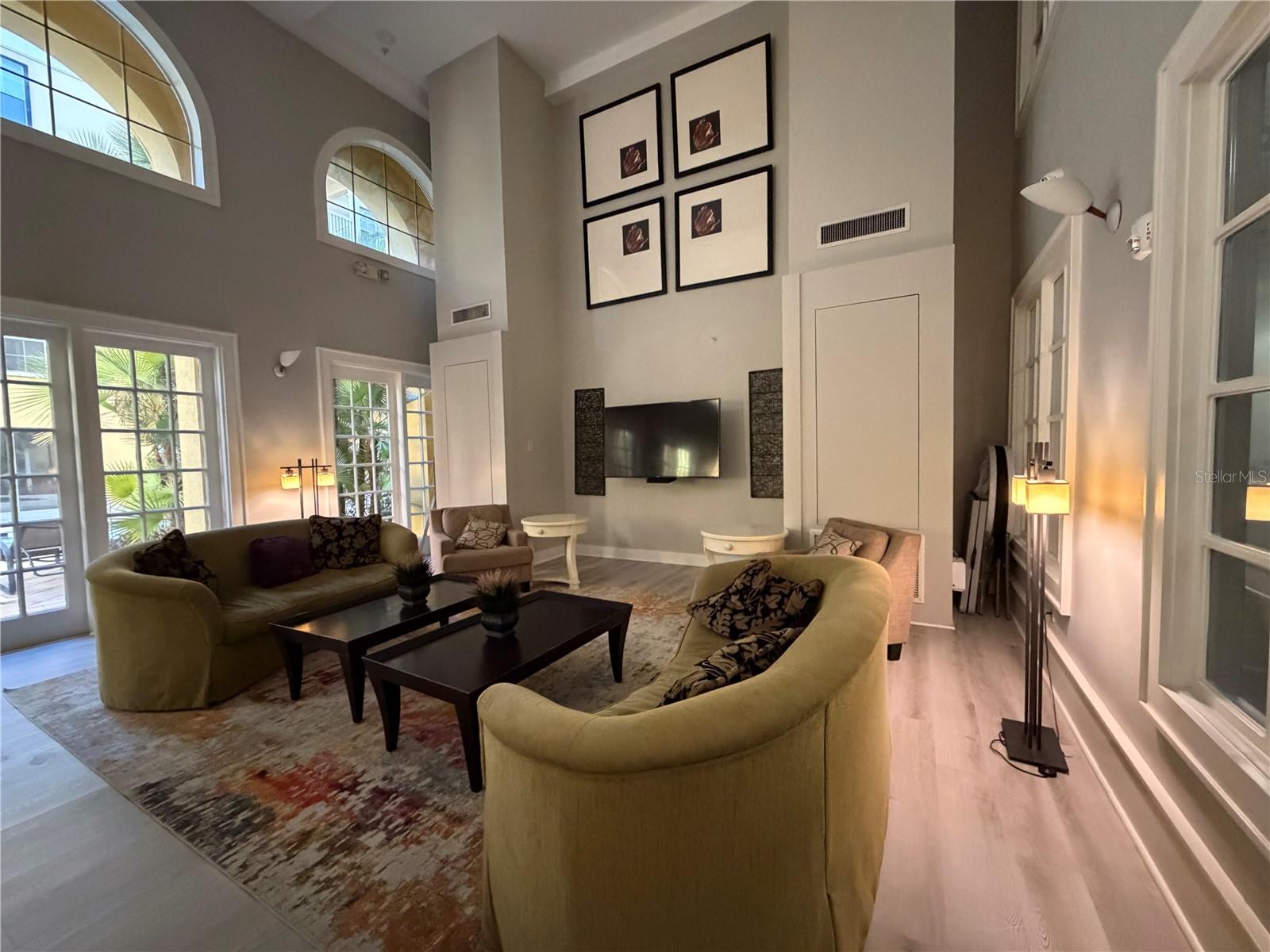 Image 26 of 37 For 860 Orange Avenue 301