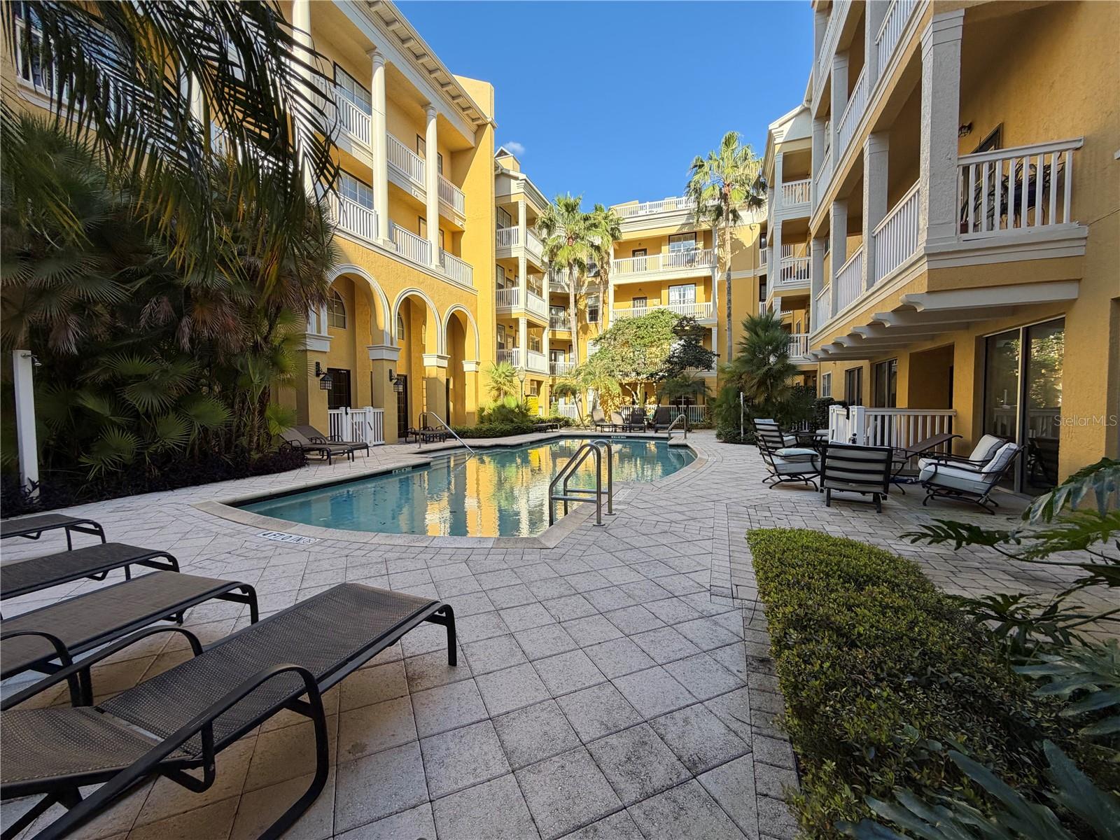 Image 28 of 37 For 860 Orange Avenue 301