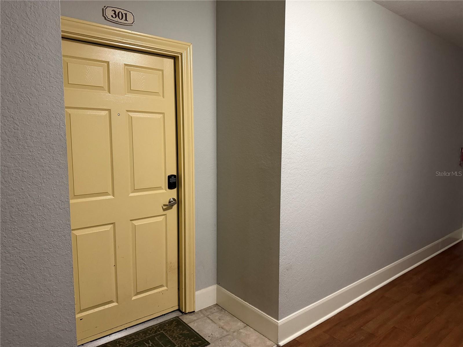 Image 5 of 37 For 860 Orange Avenue 301