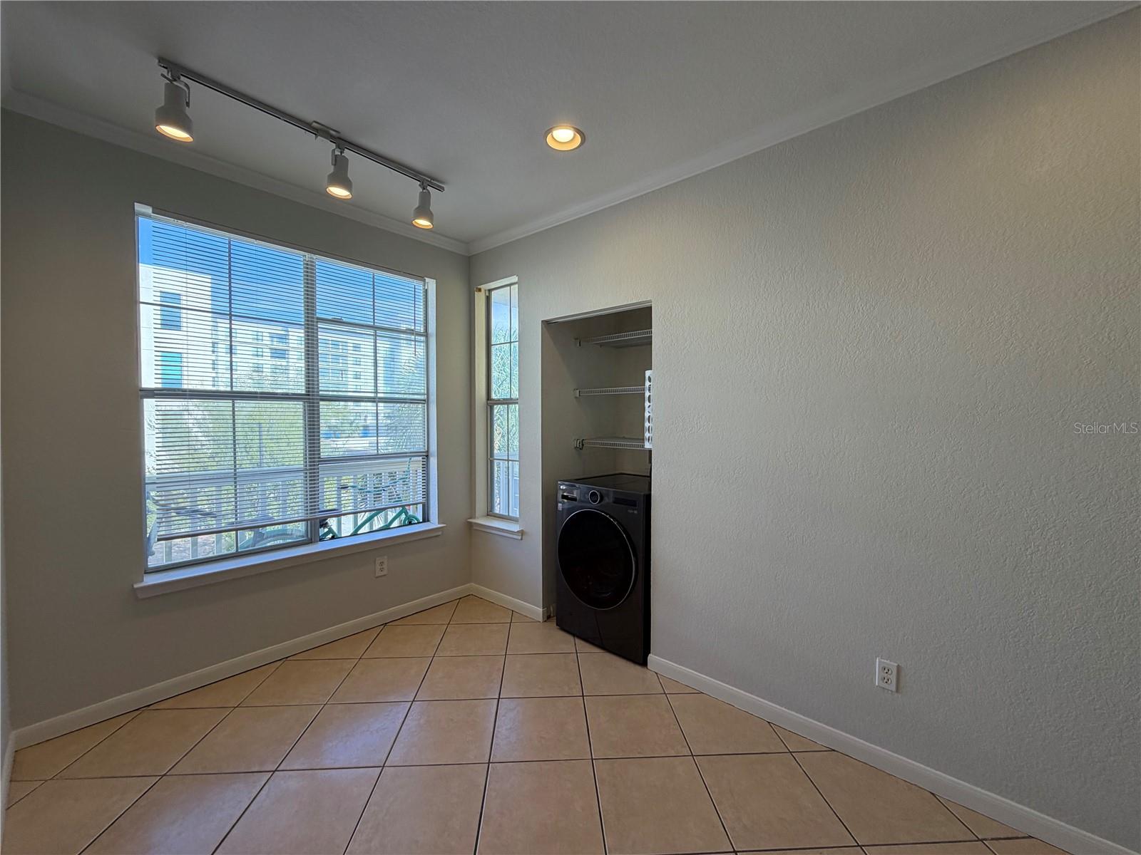 Image 9 of 37 For 860 Orange Avenue 301