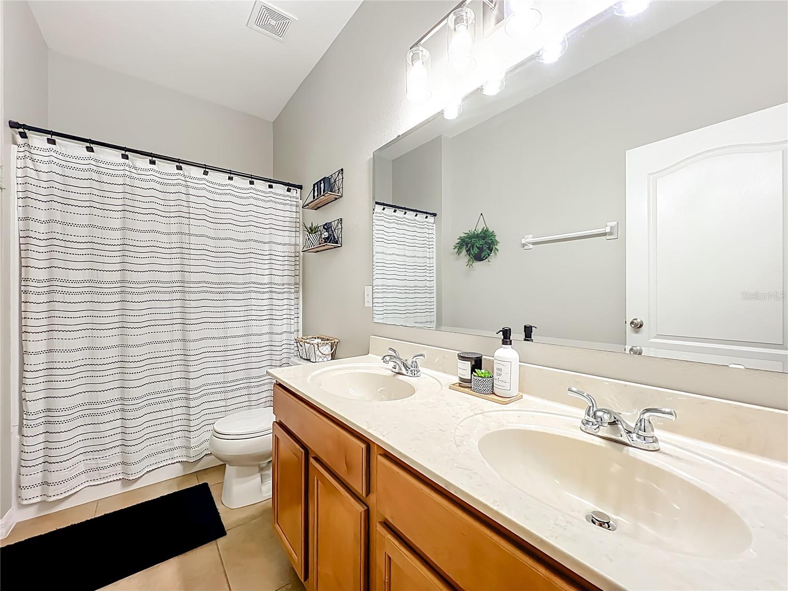 Image 33 of 44 For 1118 Trolling Drive