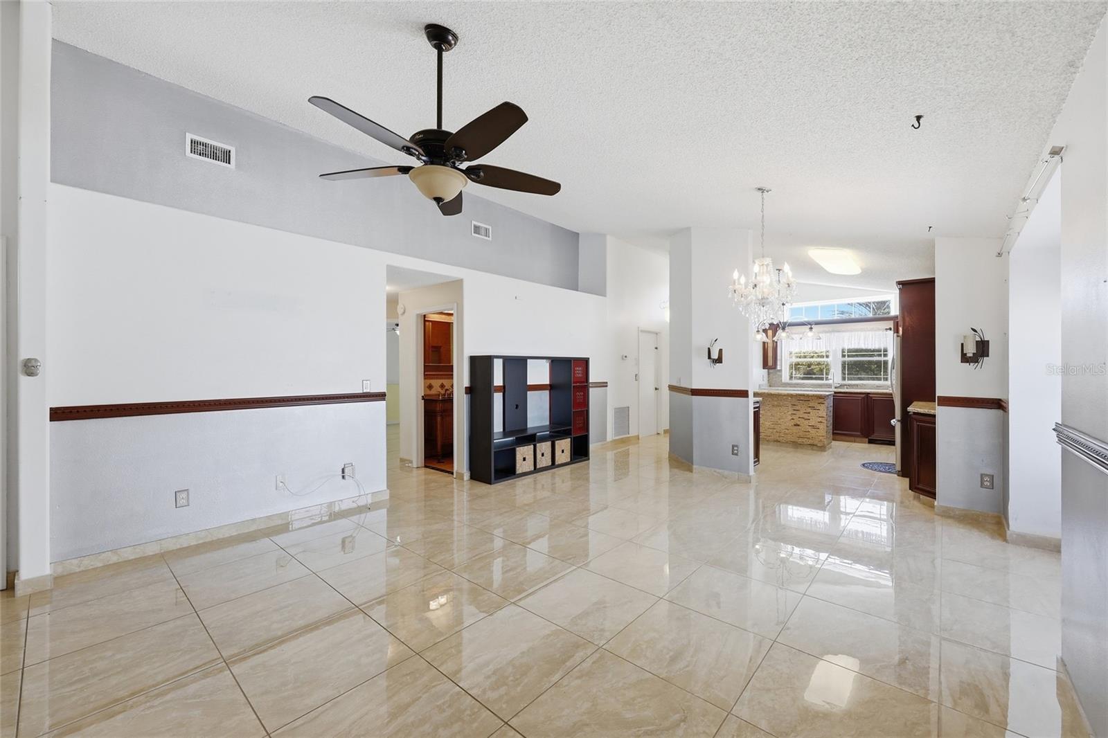 Image 11 of 51 For 12315 Kenton Court