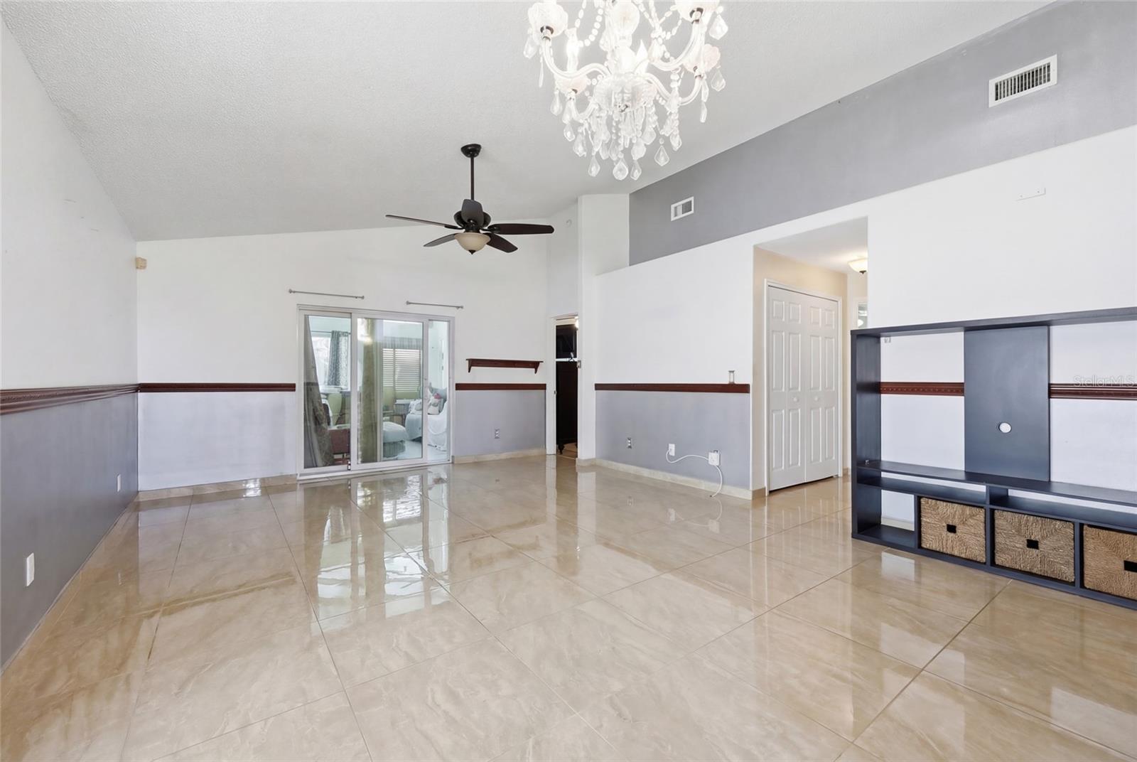 Image 20 of 51 For 12315 Kenton Court