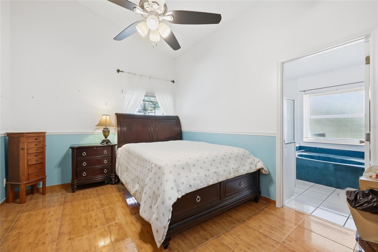 Image 23 of 51 For 12315 Kenton Court