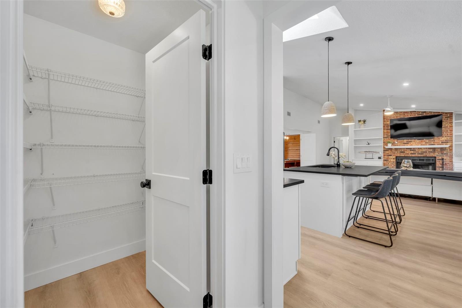 Listing photo id 18 for 853 Pine Shadow Drive