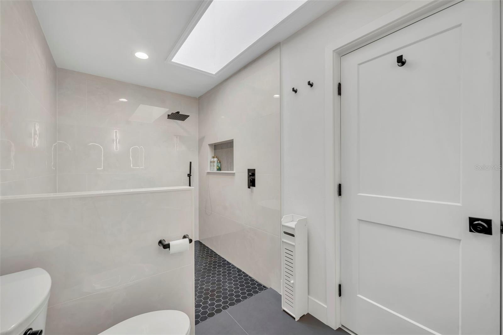 Listing photo id 34 for 853 Pine Shadow Drive