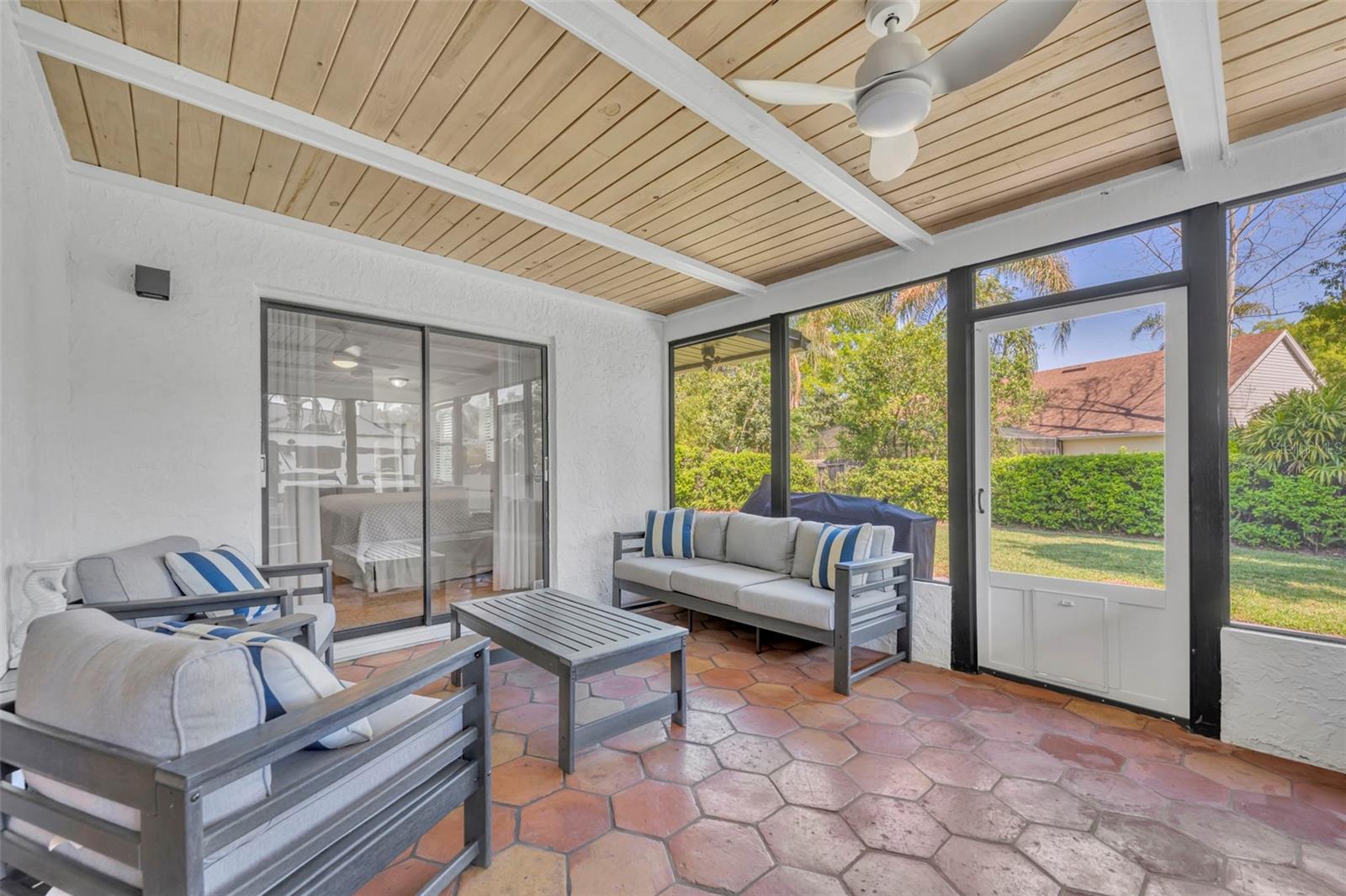 Listing photo id 42 for 853 Pine Shadow Drive