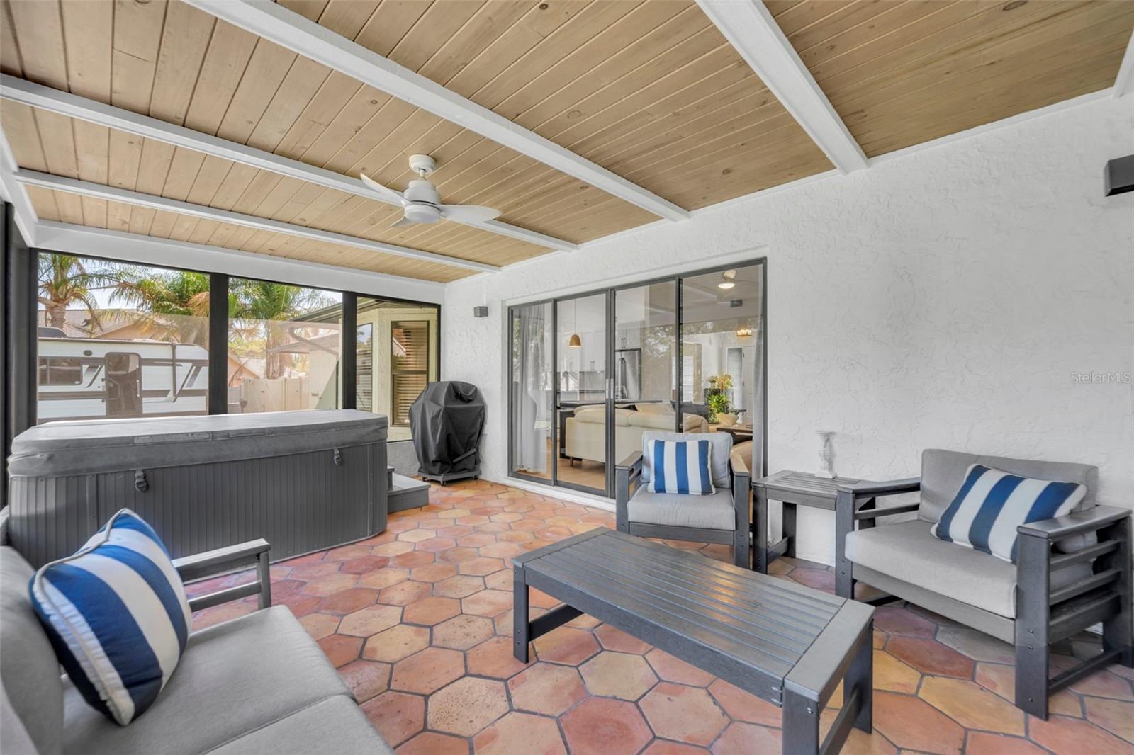 Listing photo id 43 for 853 Pine Shadow Drive