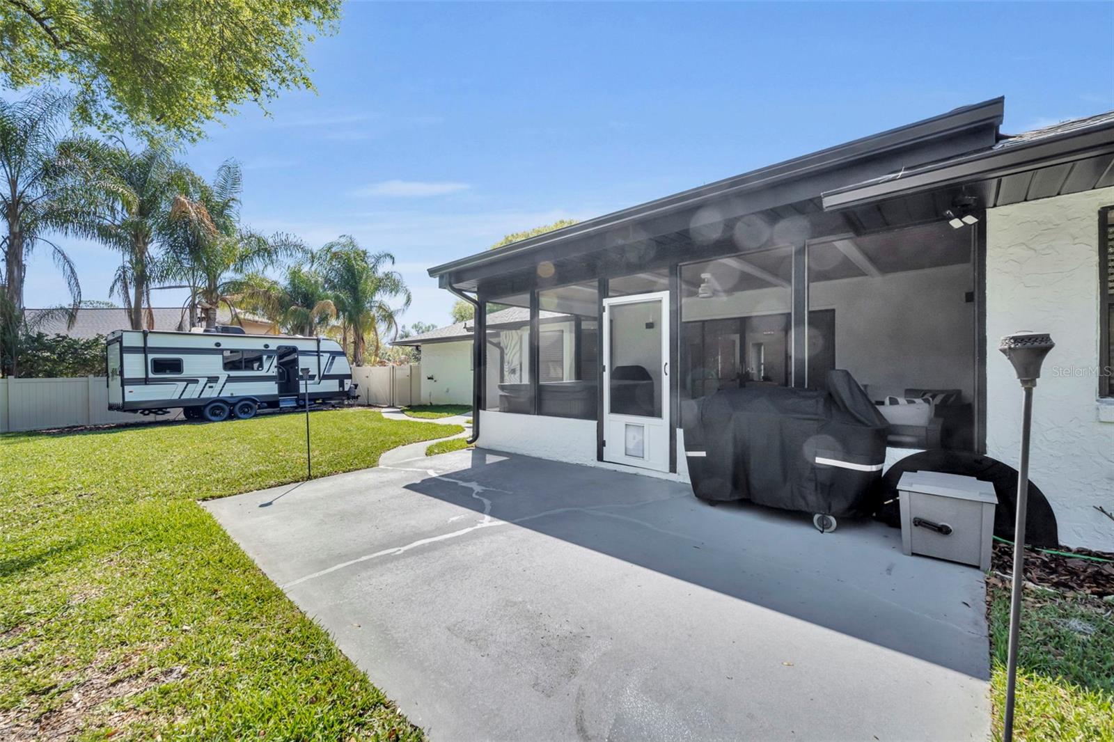 Listing photo id 47 for 853 Pine Shadow Drive