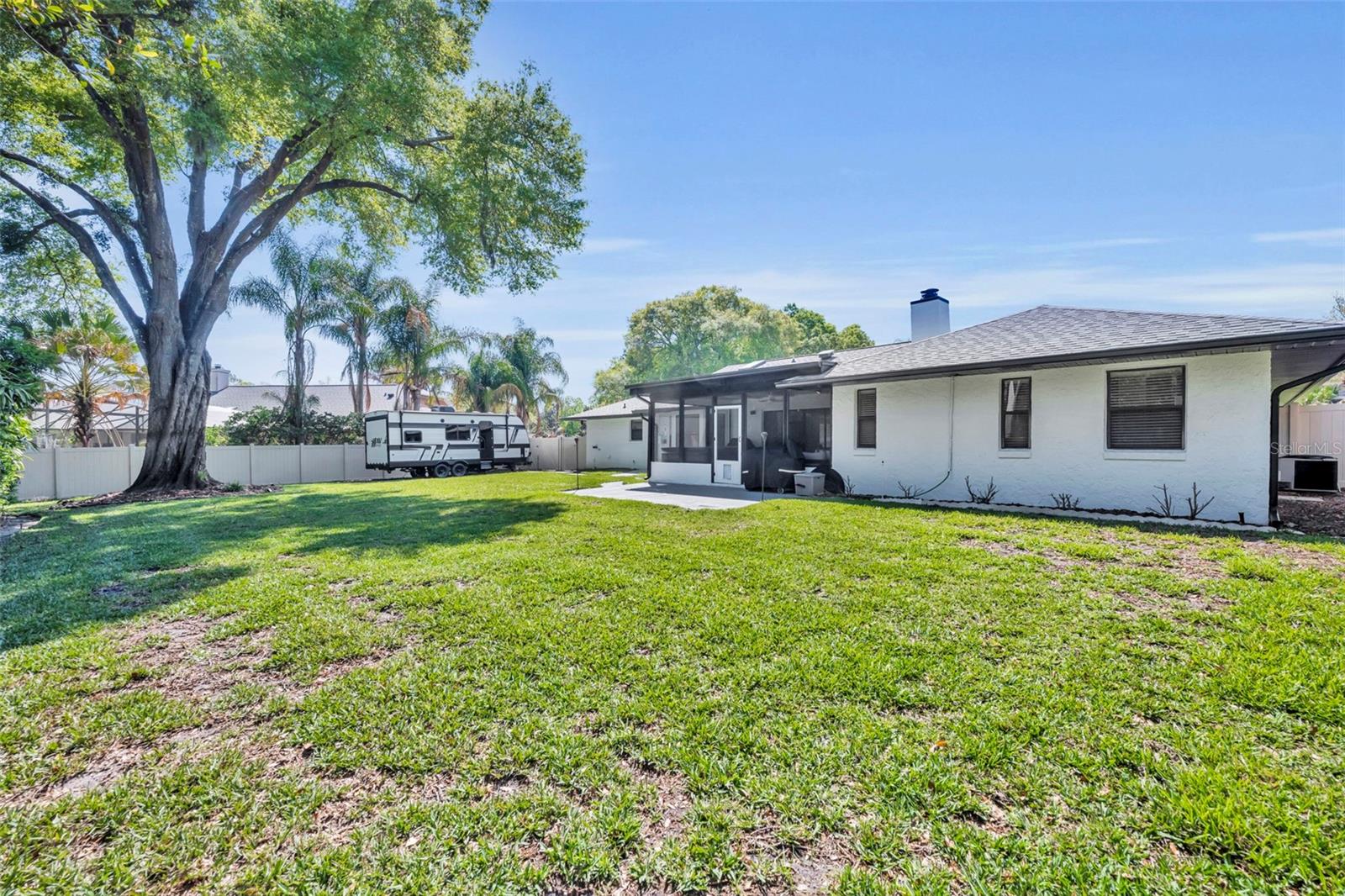 Listing photo id 49 for 853 Pine Shadow Drive