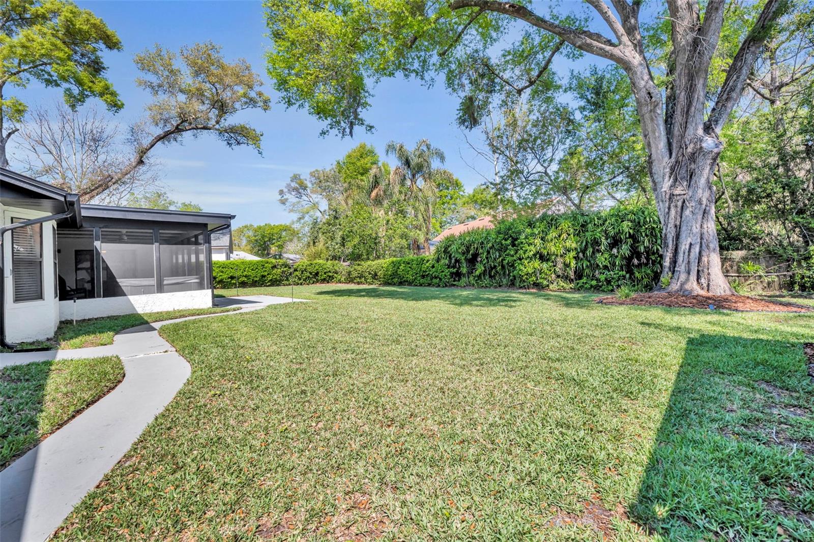 Listing photo id 52 for 853 Pine Shadow Drive