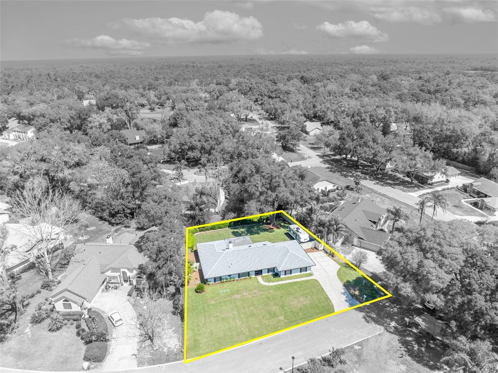 Listing photo id 60 for 853 Pine Shadow Drive