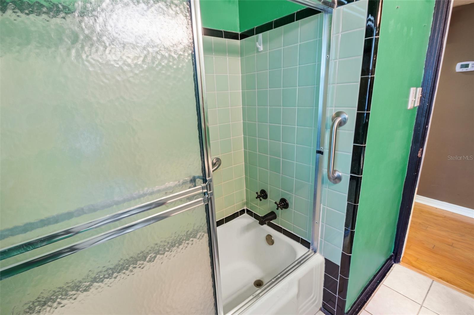 Image 13 of 49 For 2304 Vine Street