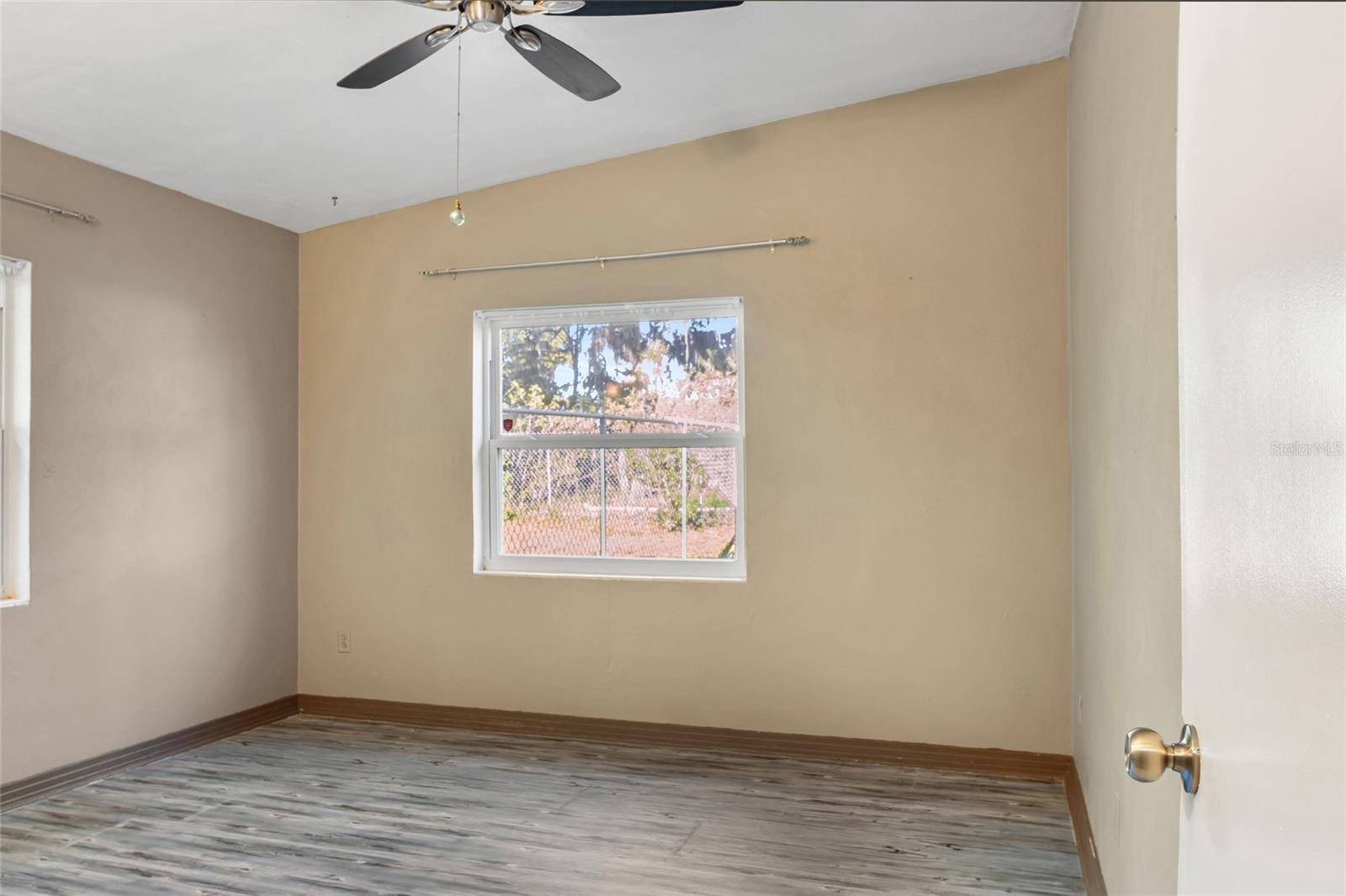 Image 14 of 49 For 2304 Vine Street