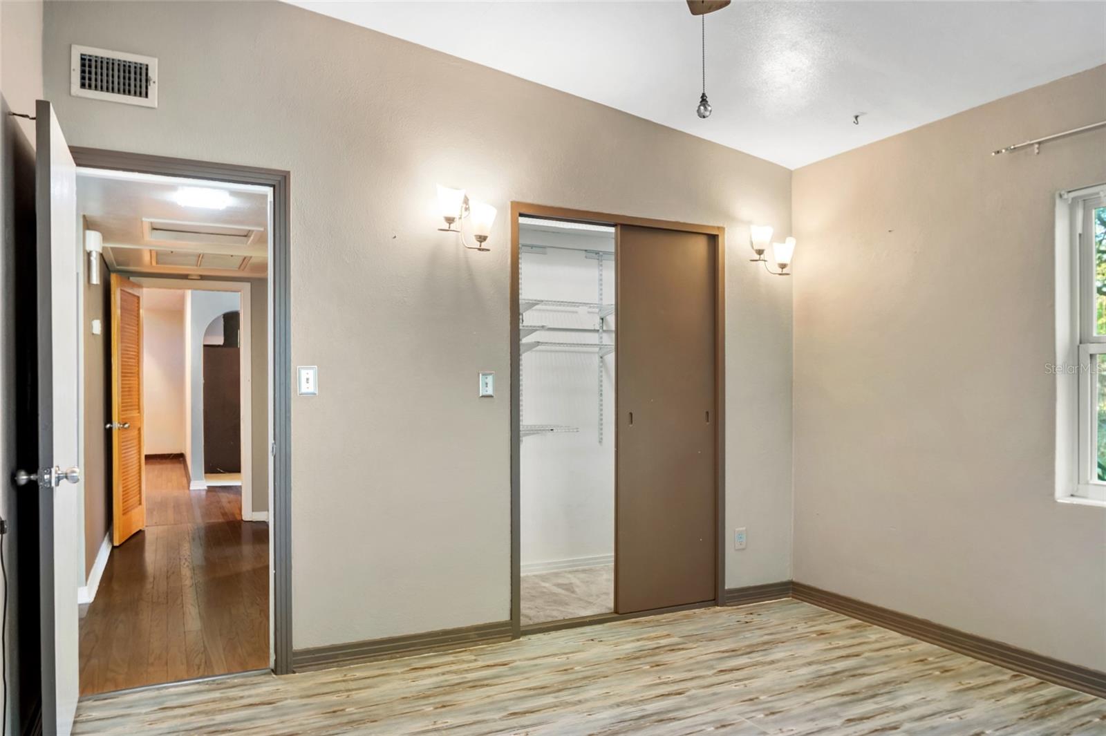 Image 15 of 49 For 2304 Vine Street