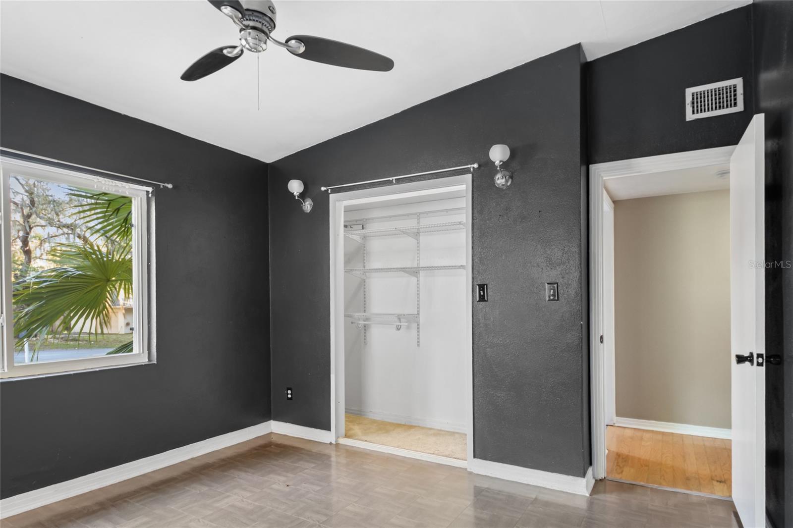 Image 19 of 49 For 2304 Vine Street