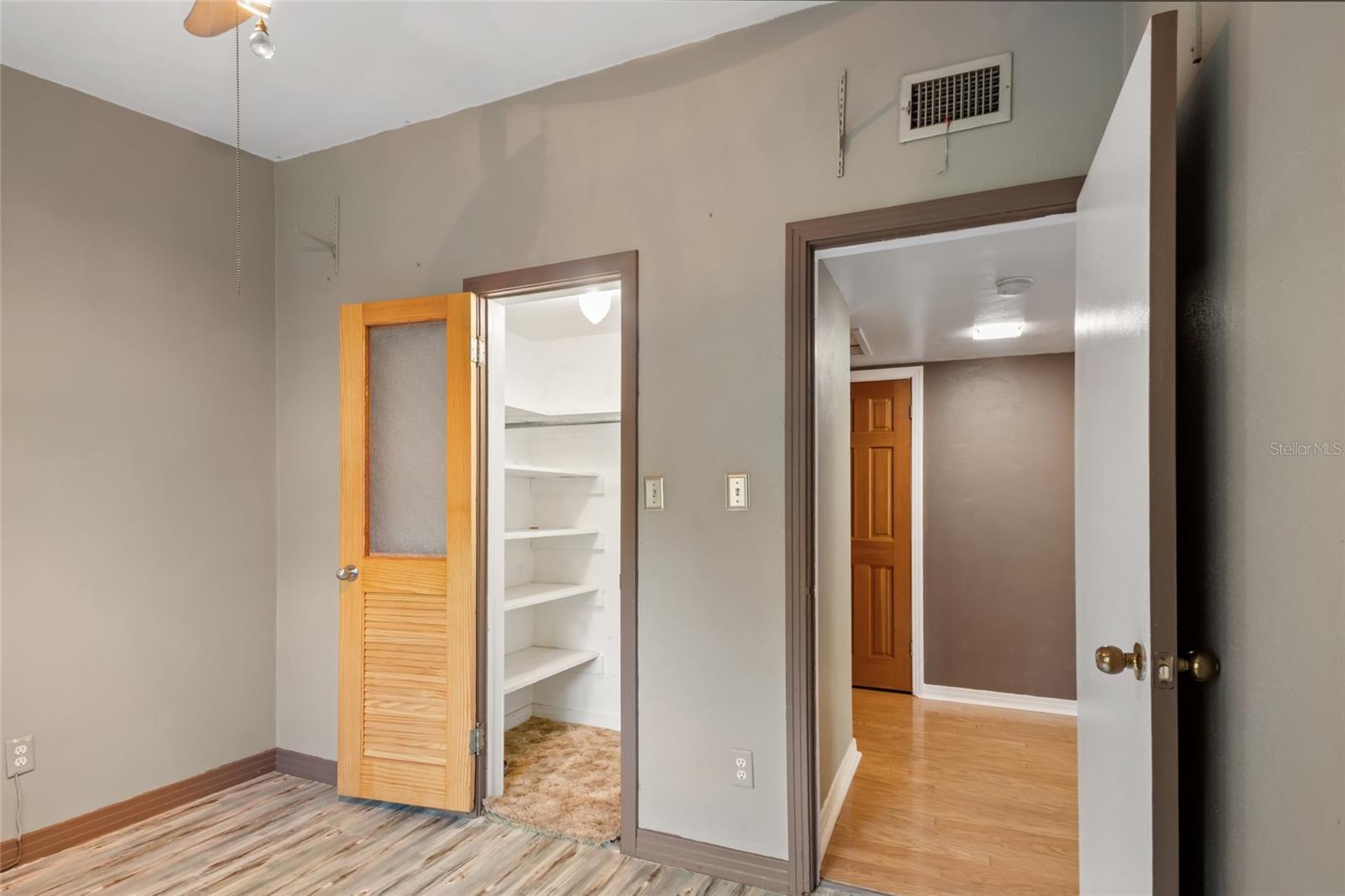 Image 23 of 49 For 2304 Vine Street