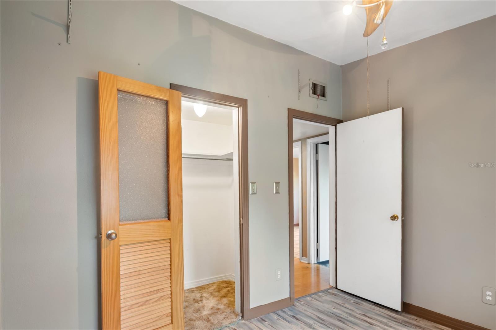 Image 24 of 49 For 2304 Vine Street