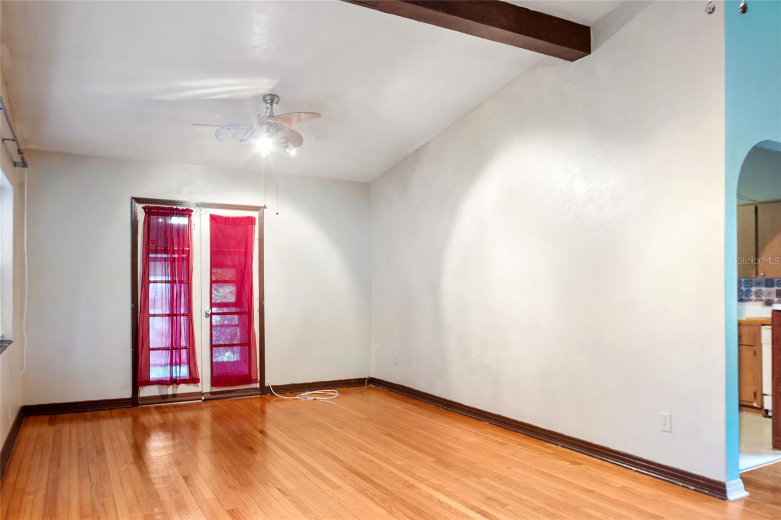 Image 3 of 49 For 2304 Vine Street