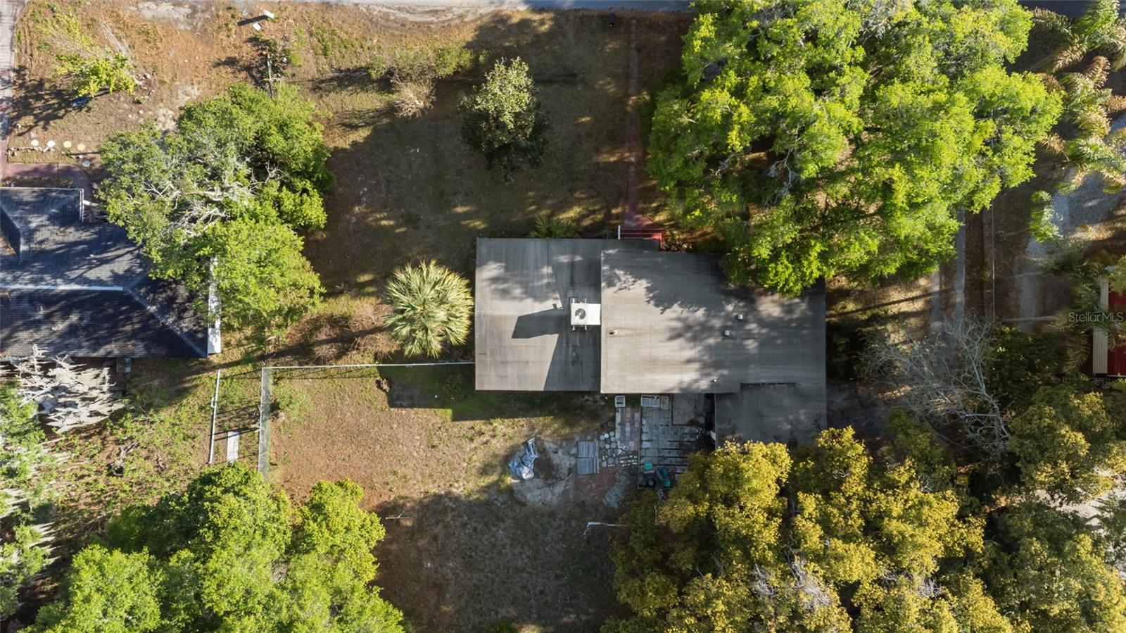 Image 34 of 49 For 2304 Vine Street