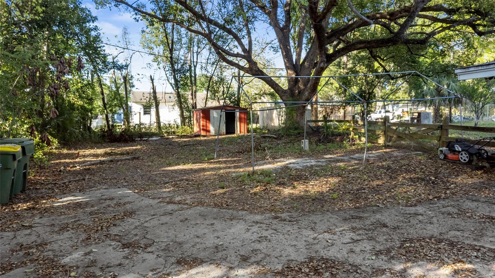 Image 38 of 49 For 2304 Vine Street