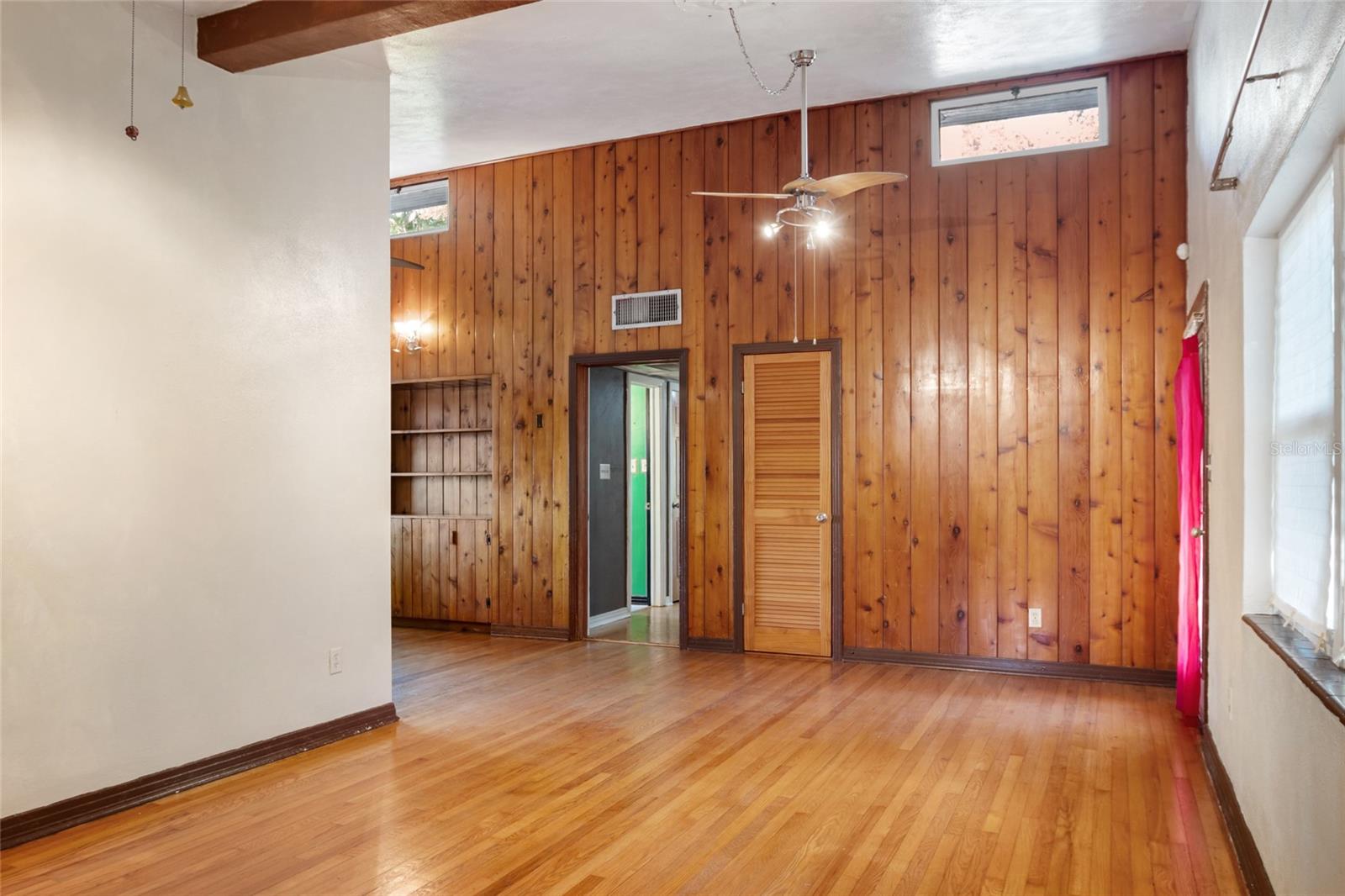 Image 4 of 49 For 2304 Vine Street