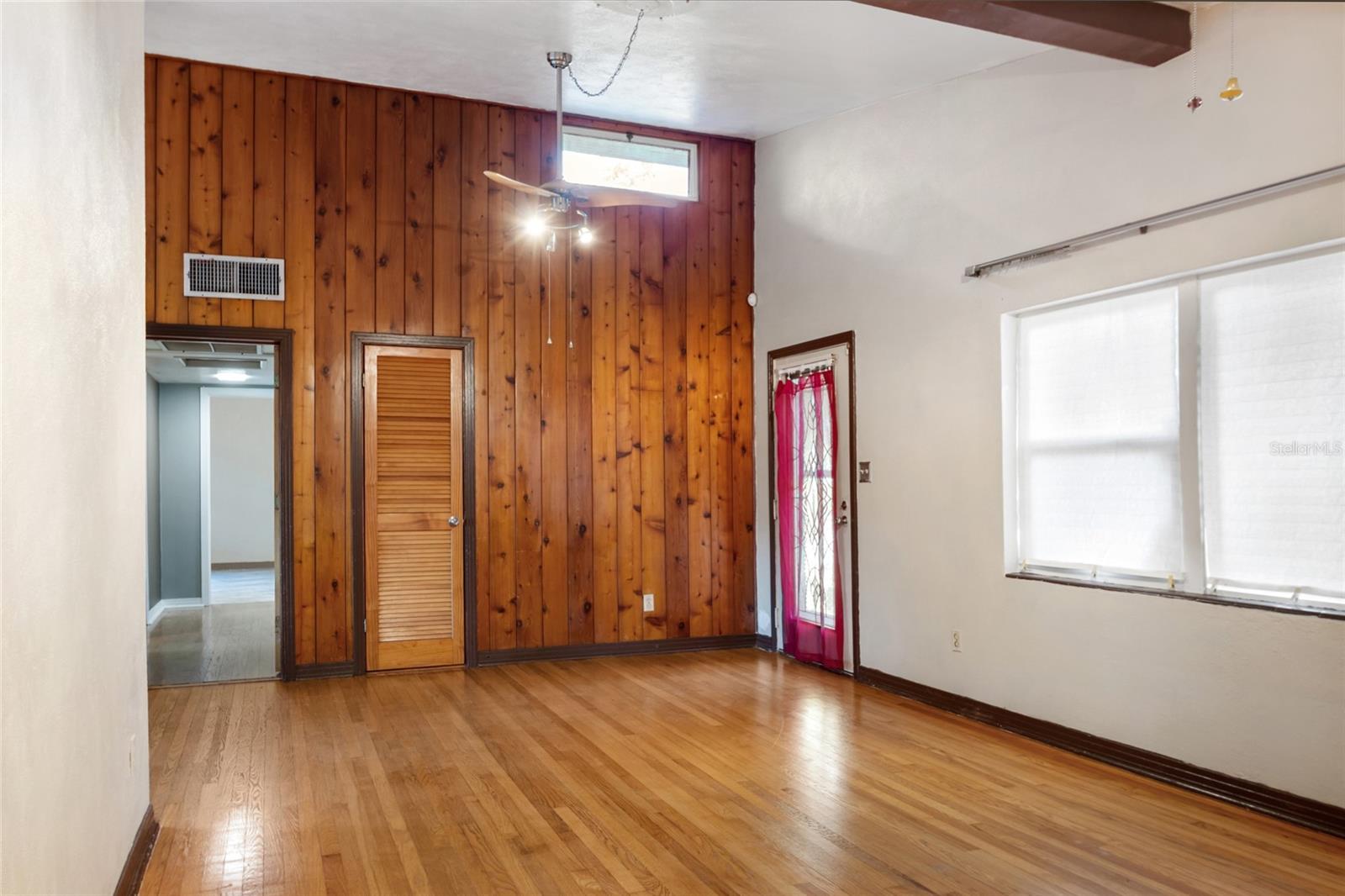 Image 5 of 49 For 2304 Vine Street