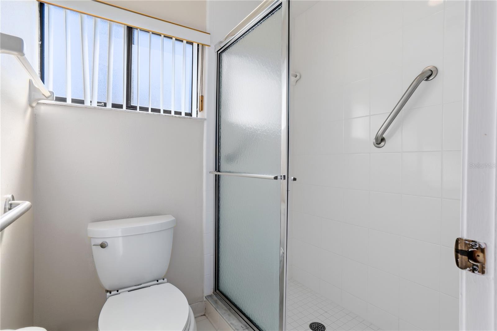 Image 14 of 56 For 618 Woodridge Drive