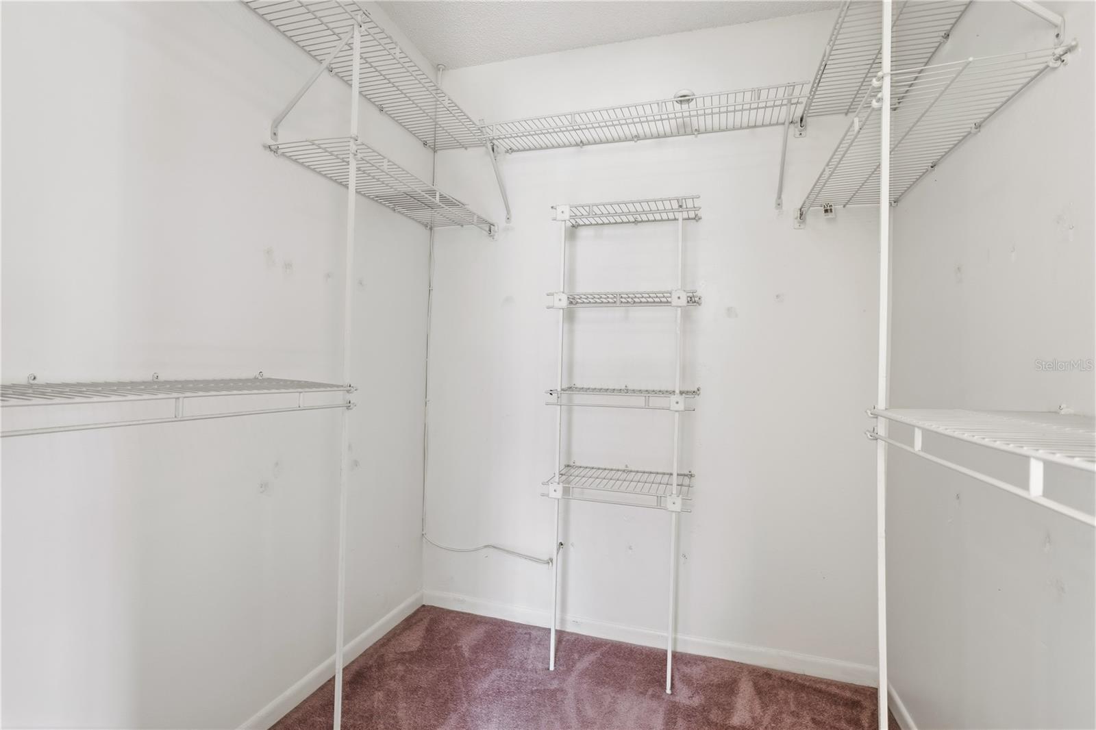 Image 20 of 56 For 618 Woodridge Drive