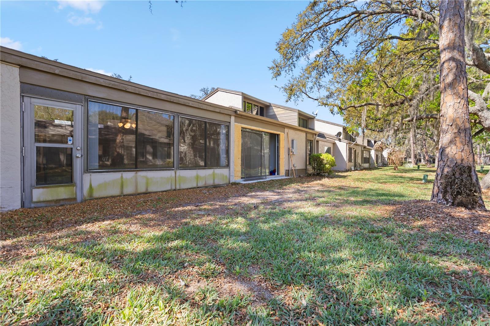 Image 24 of 56 For 618 Woodridge Drive