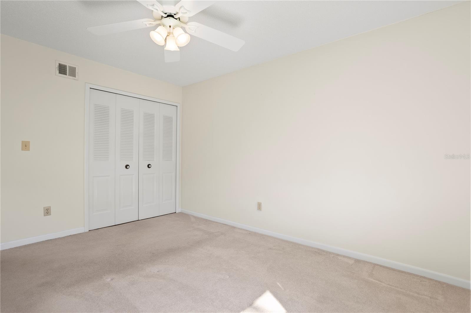 Image 27 of 56 For 618 Woodridge Drive