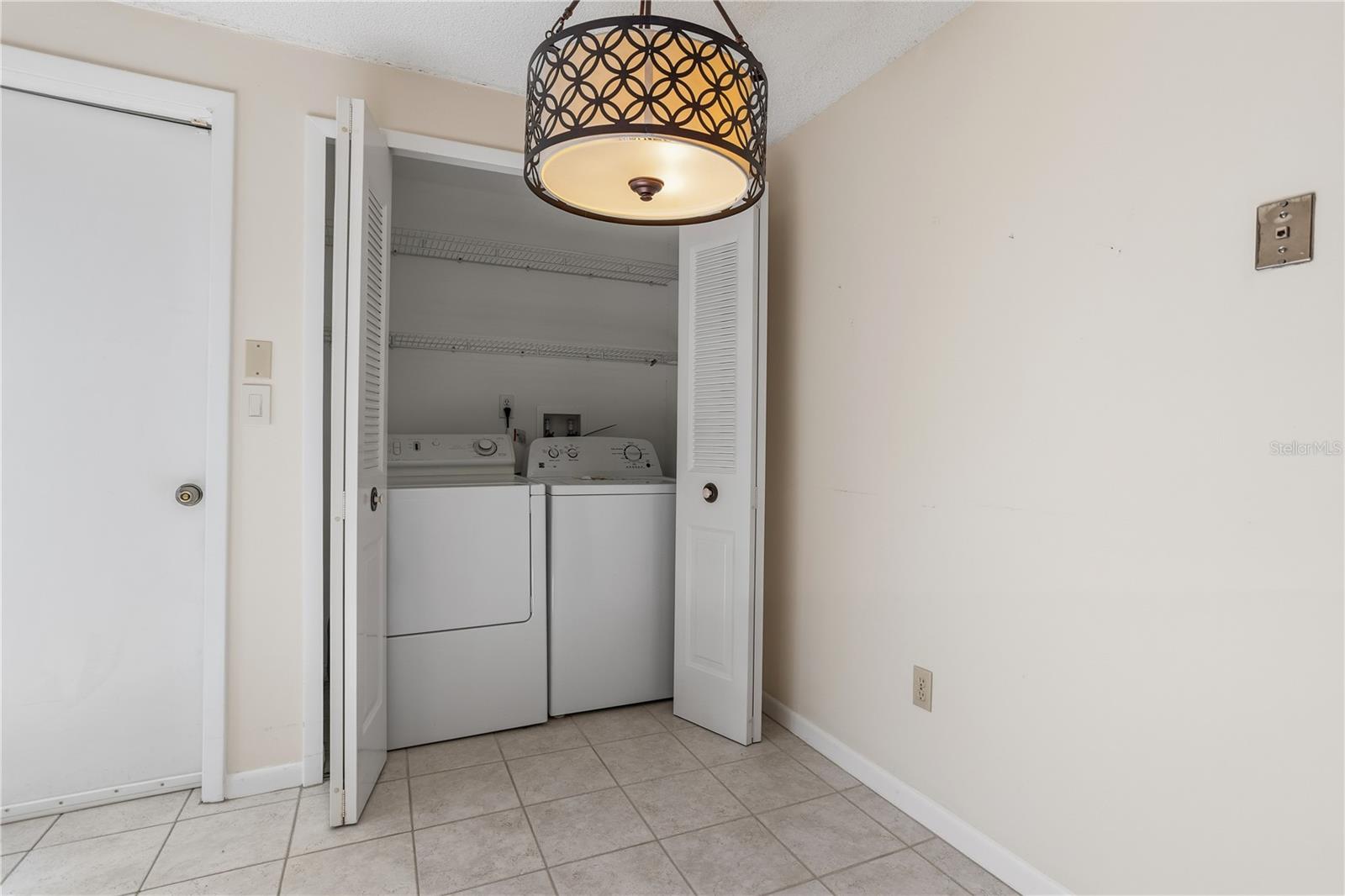 Image 36 of 56 For 618 Woodridge Drive