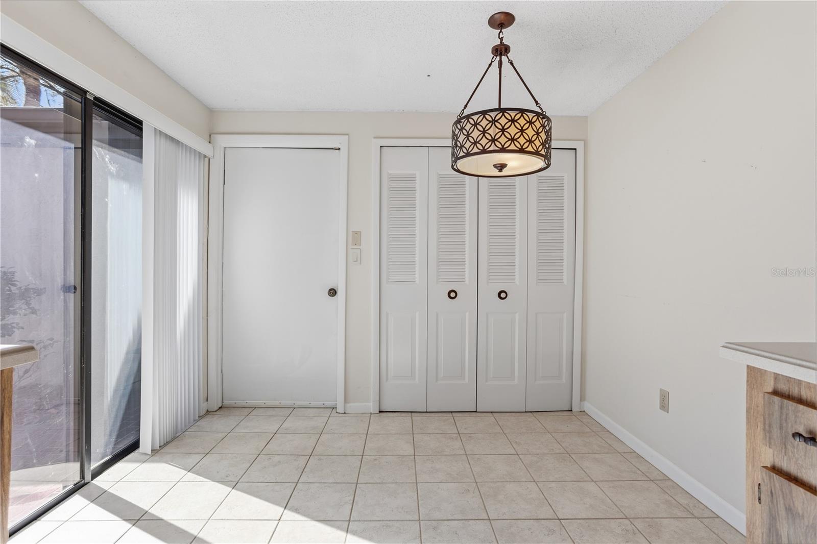 Image 39 of 56 For 618 Woodridge Drive