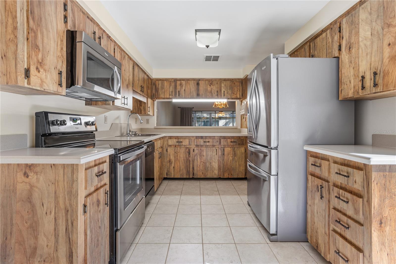 Image 9 of 56 For 618 Woodridge Drive