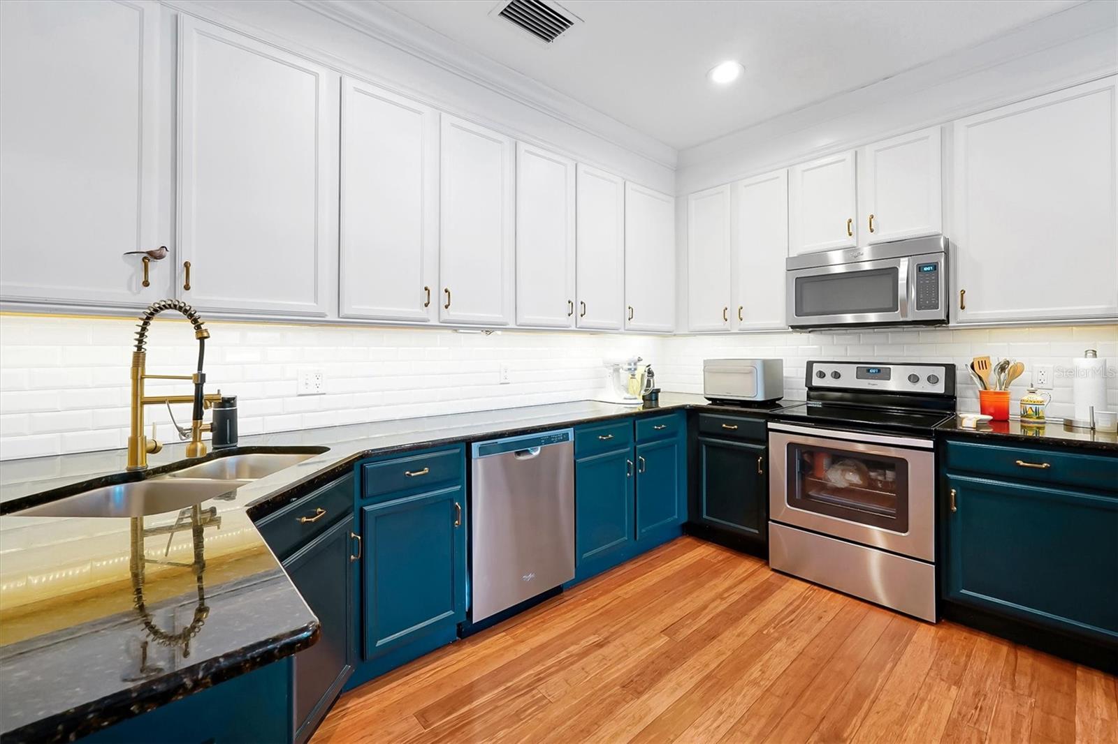 Image 11 of 59 For 7259 Regina Way