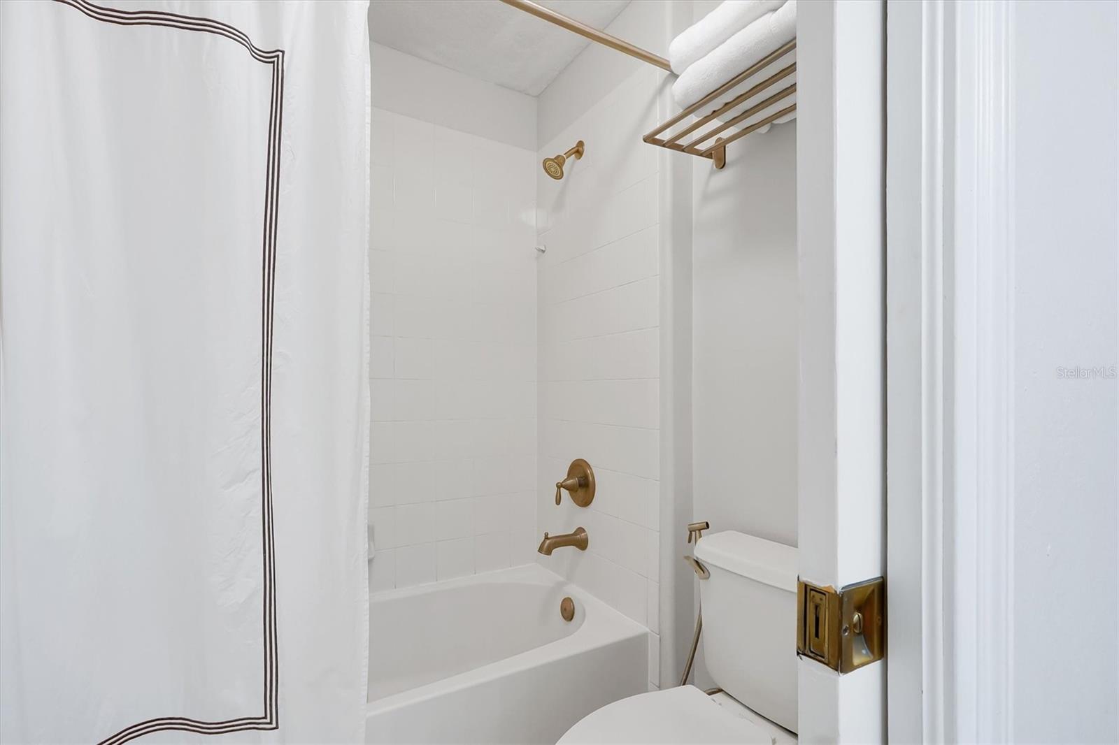 Image 35 of 59 For 7259 Regina Way