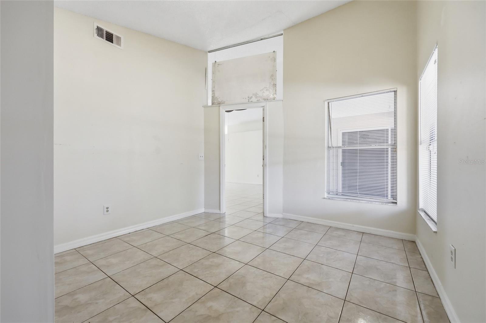 Image 28 of 44 For 1005 Delnova Lane