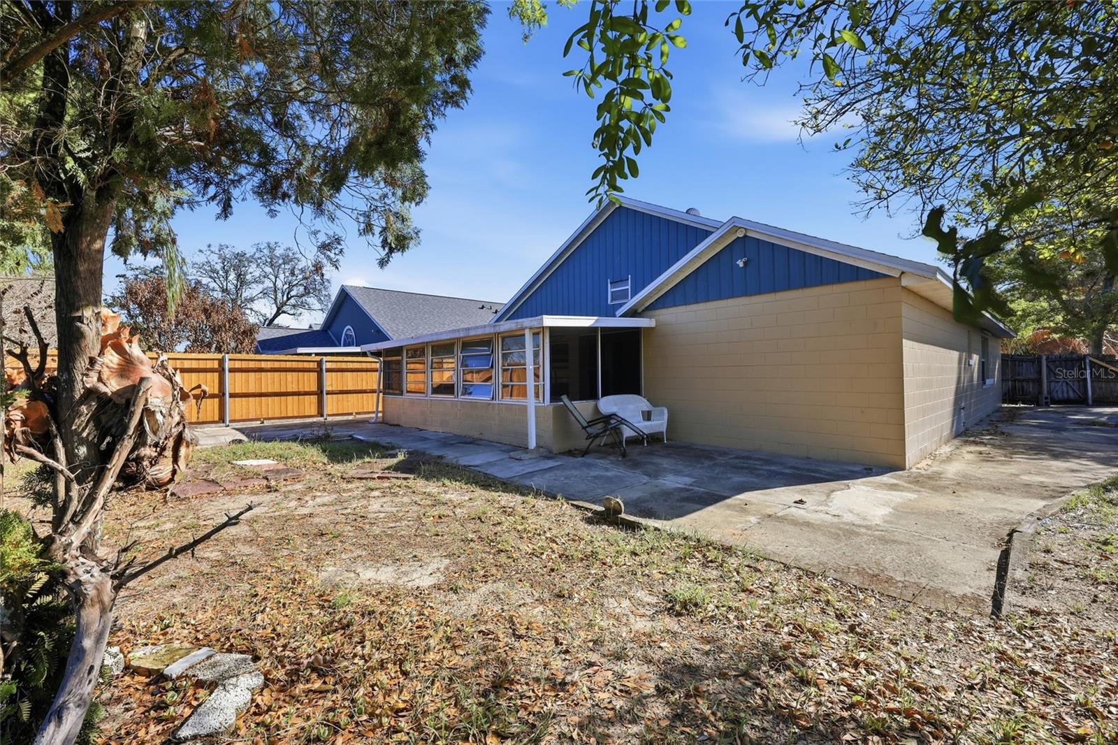 Image 32 of 44 For 1005 Delnova Lane