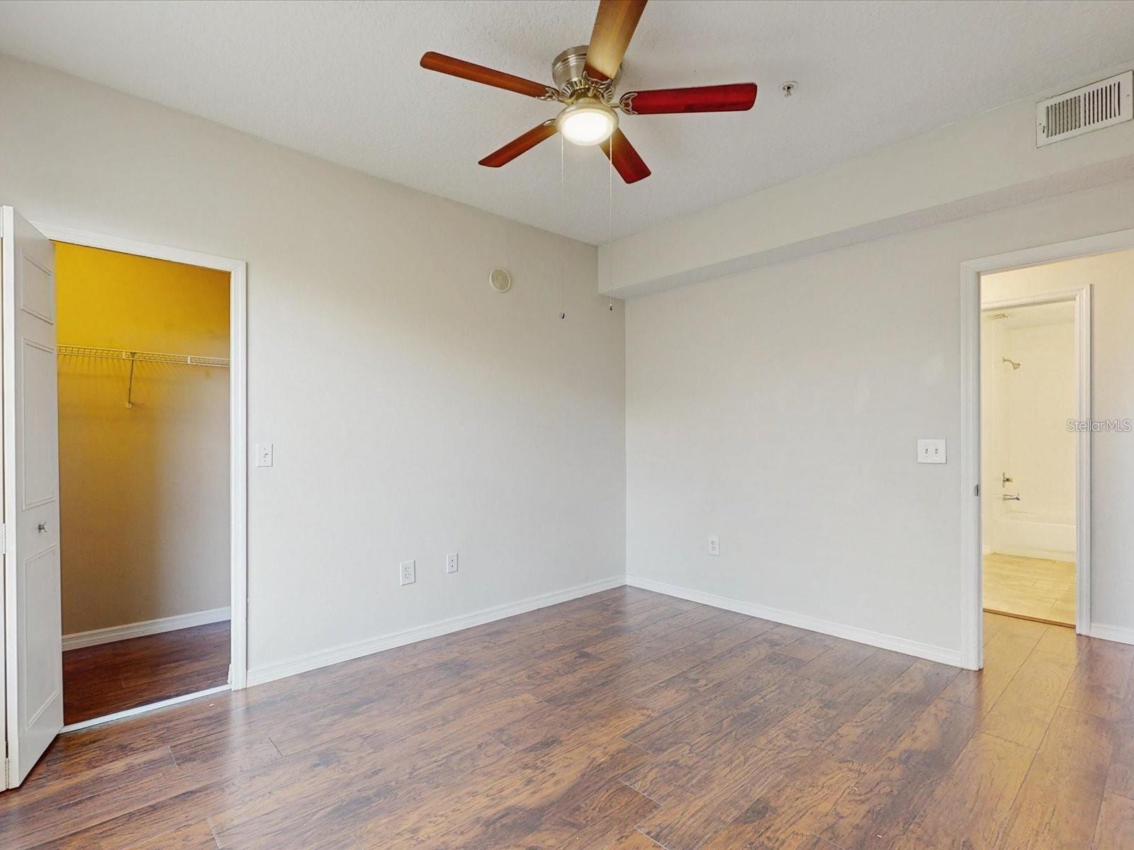 Image 14 of 27 For 5578 Metrowest Boulevard 203