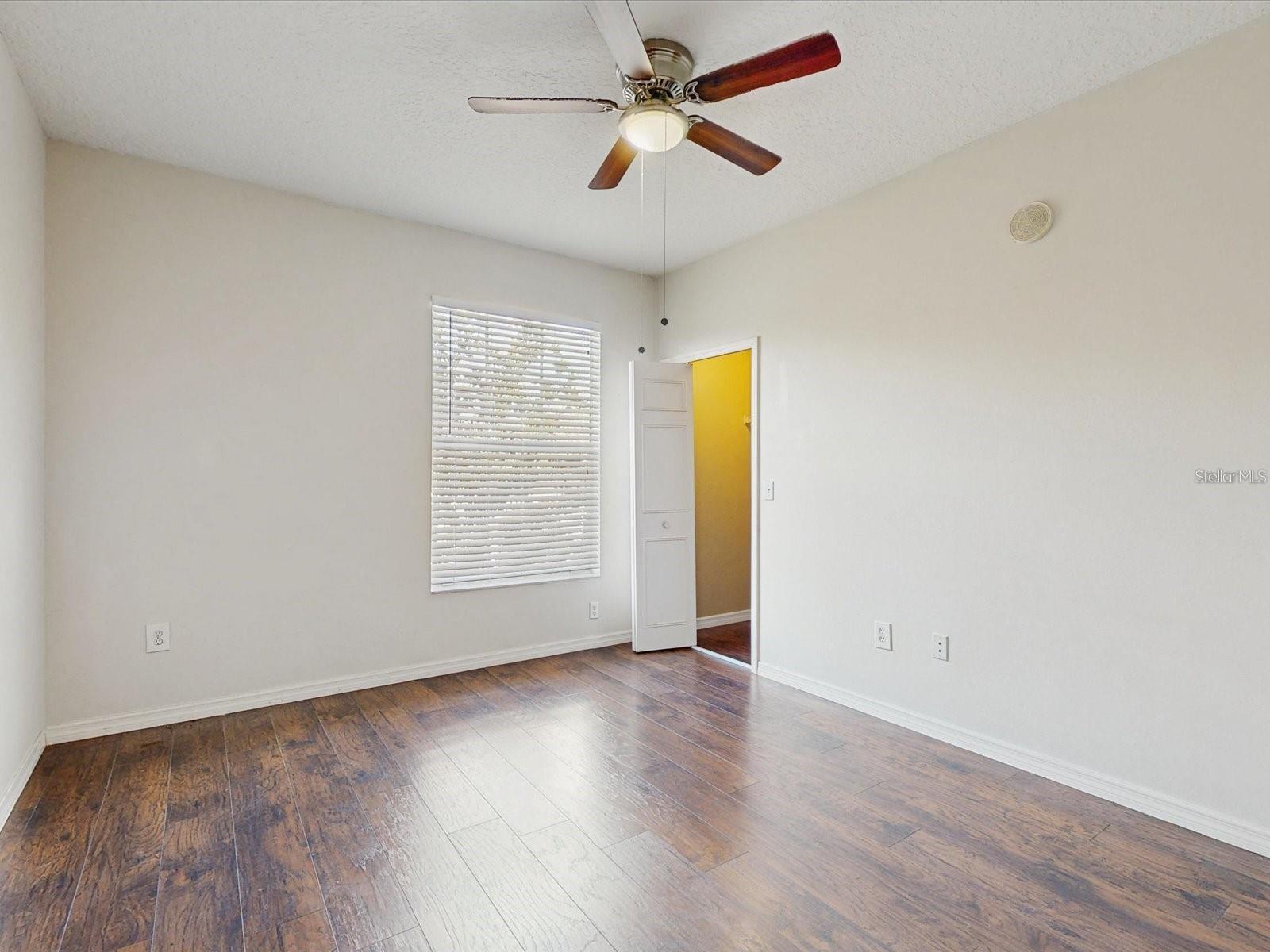 Image 15 of 27 For 5578 Metrowest Boulevard 203