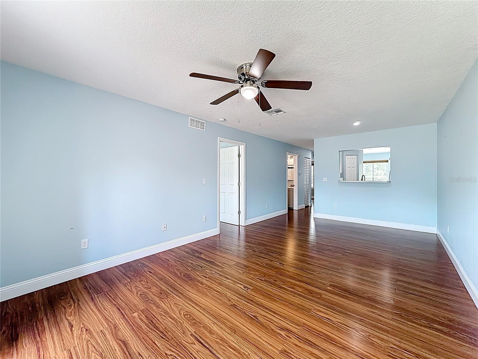 Image 16 of 47 For 2260 Grenwich Avenue 2260