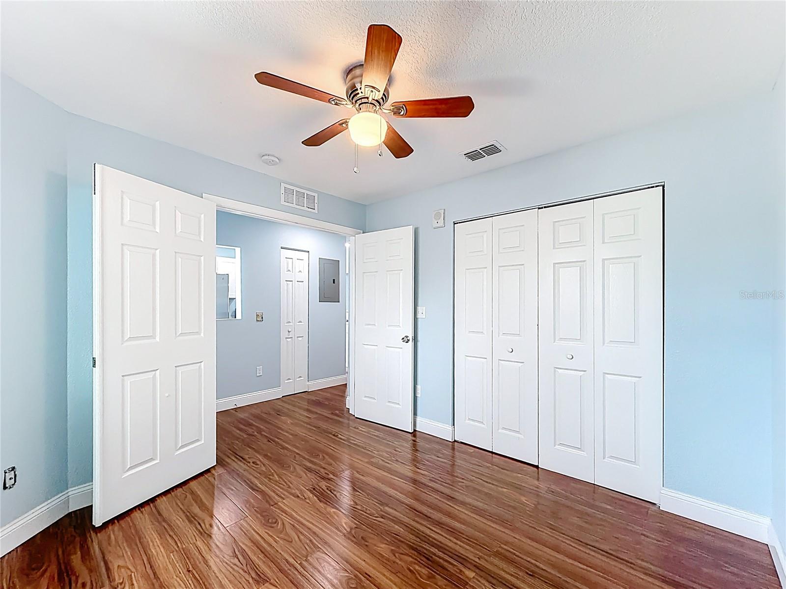 Image 19 of 47 For 2260 Grenwich Avenue 2260